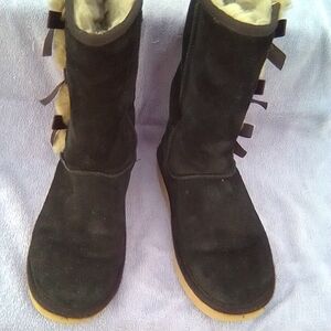 Koolaburra Black Winter Boots with Cream Fur